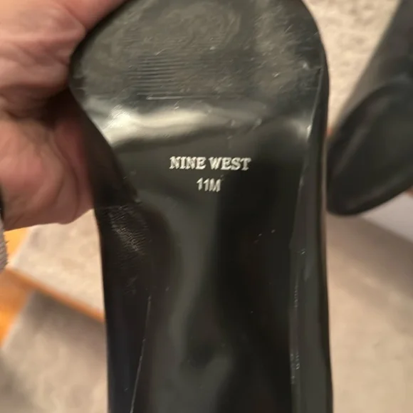 Nine West Black Leather Heel, 11 - Picture 5 of 6